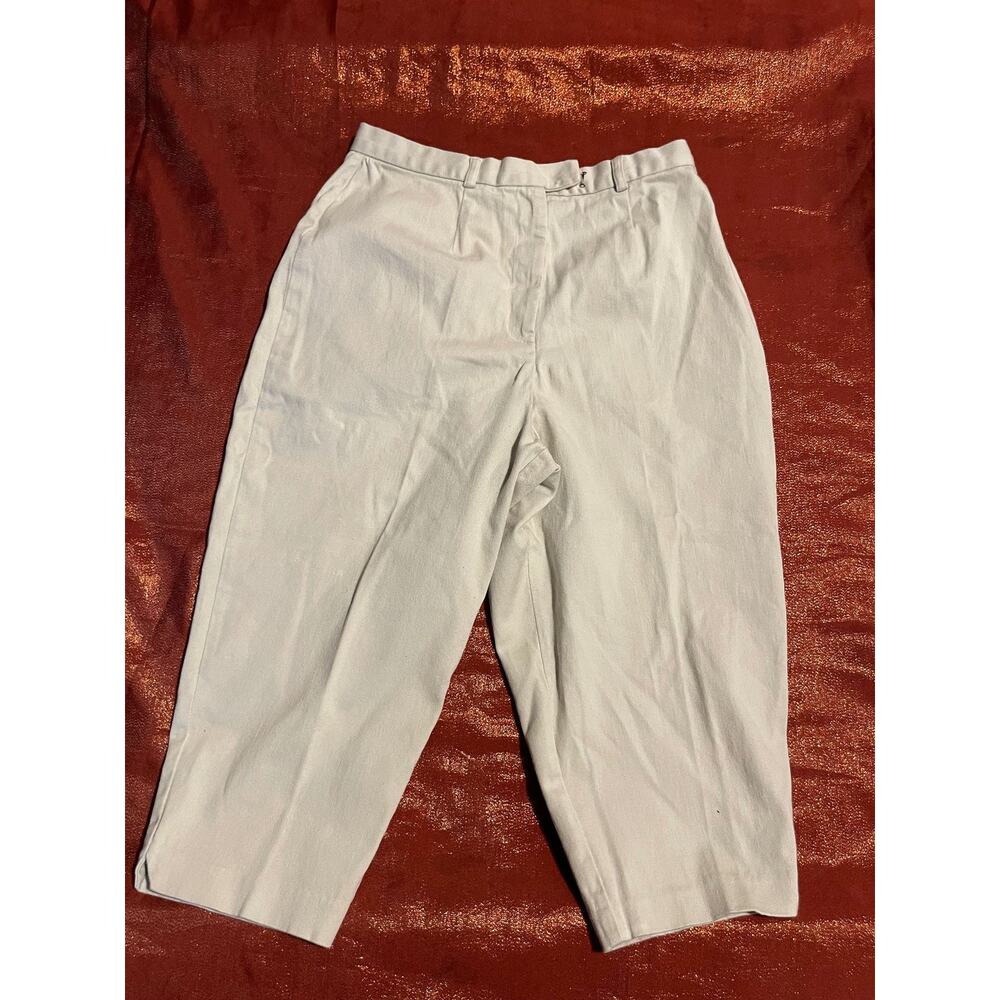 LT Sport Pants Womens 14P Petite Cropped Pleated Stretch Cotton Capri White